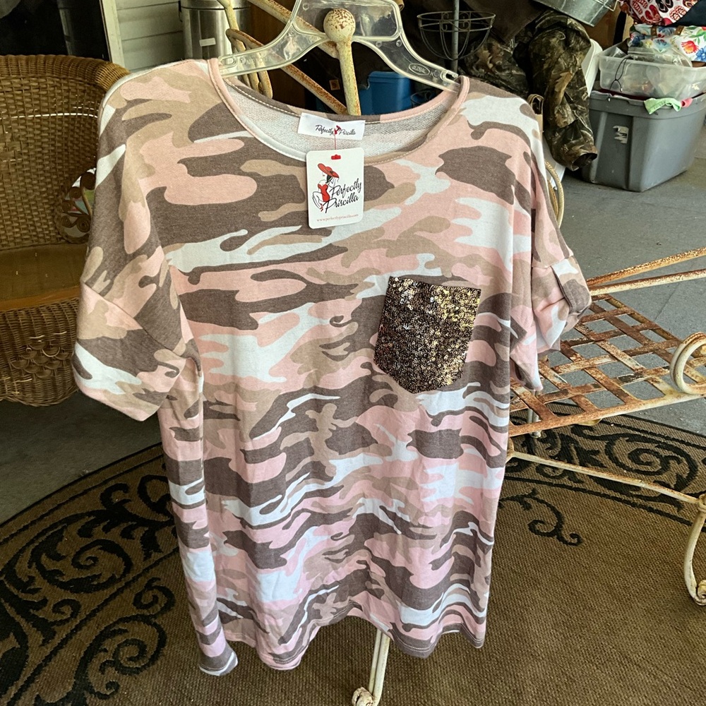 NWT Perfectly  Priscilla size 10/12  short sleeve top